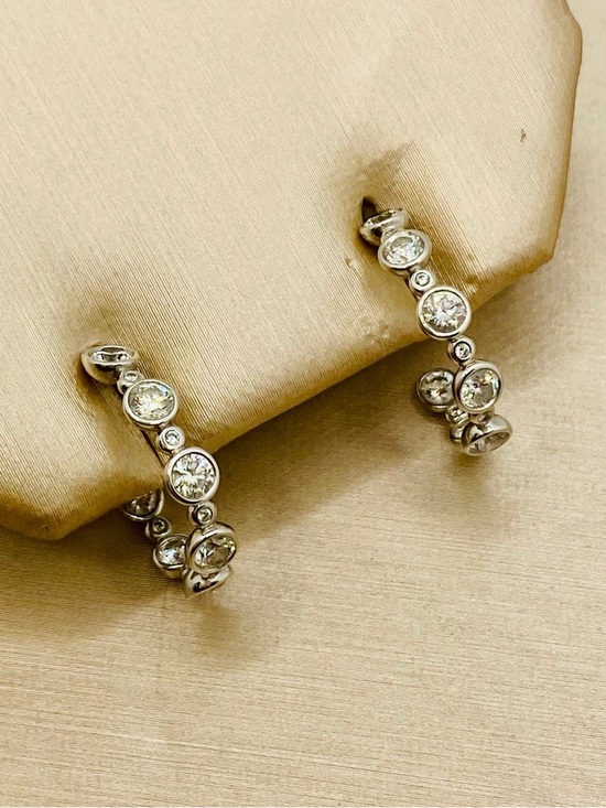 David Yurman Jewelry - EUC David Yurman White Gold and Platinum Diamond Earrings